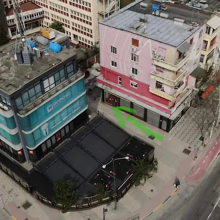 Three Doors Apartment *